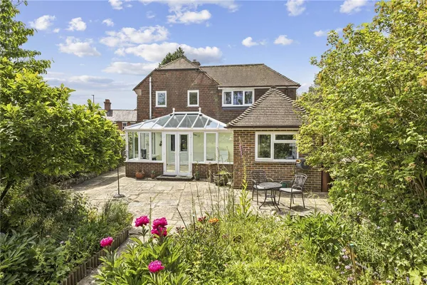 Petersfield Road, Midhurst, GU29 photo 1