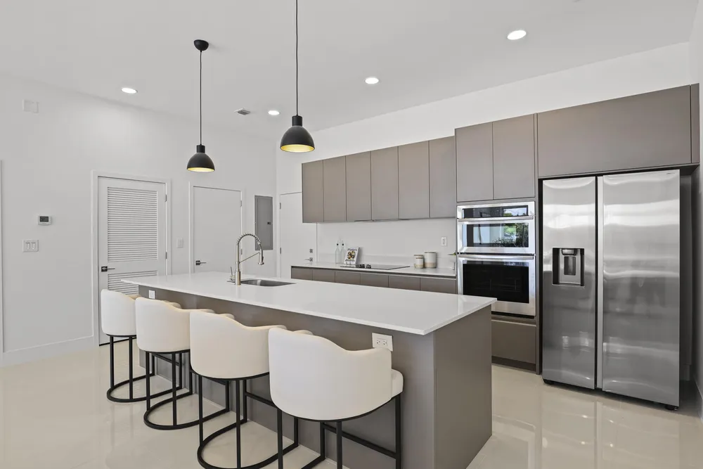 1807 NE 13th St, Fort Lauderdale, FL 33304
