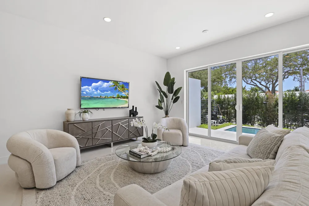 1807 NE 13th St, Fort Lauderdale, FL 33304