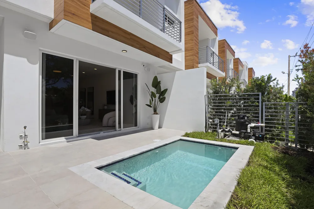 1807 NE 13th St, Fort Lauderdale, FL 33304