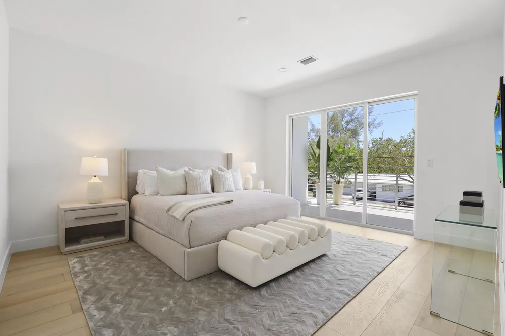 1807 NE 13th St, Fort Lauderdale, FL 33304