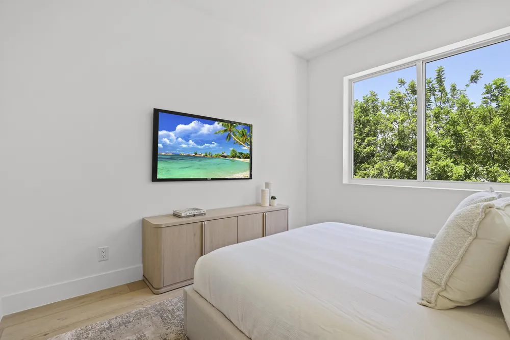 1807 NE 13th St, Fort Lauderdale, FL 33304
