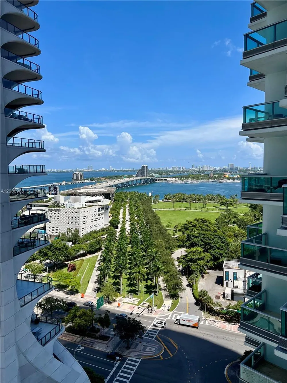 900 Biscayne Blvd, Miami, FL 33132