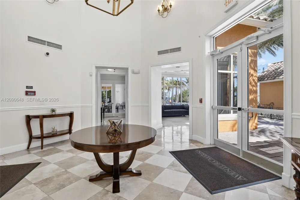 3330 NE 190th St, Aventura, FL 33180