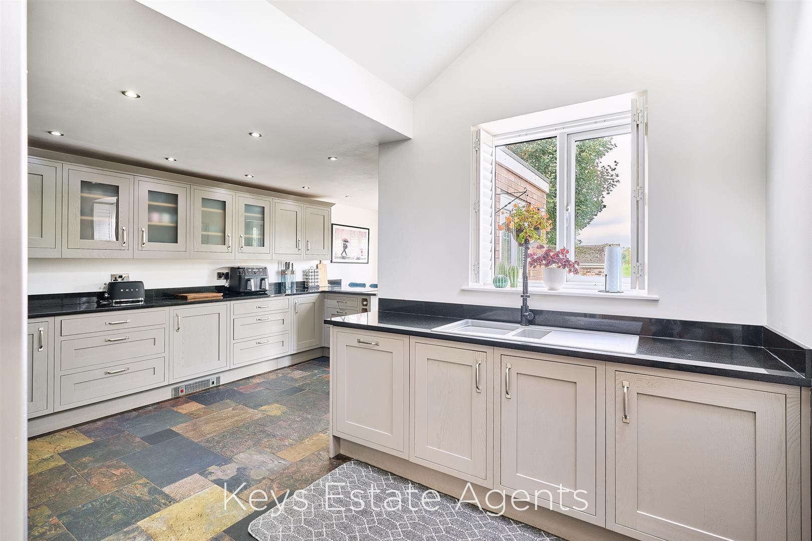 Stuart Avenue, Draycott, Stoke-On-Trent Image 4