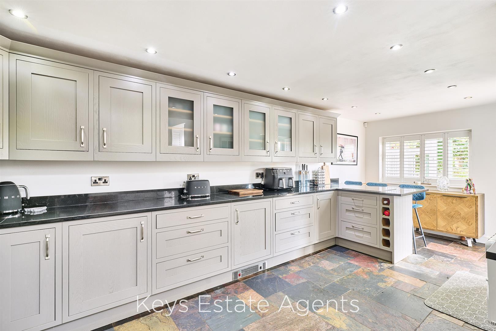 Stuart Avenue, Draycott, Stoke-On-Trent Image 10