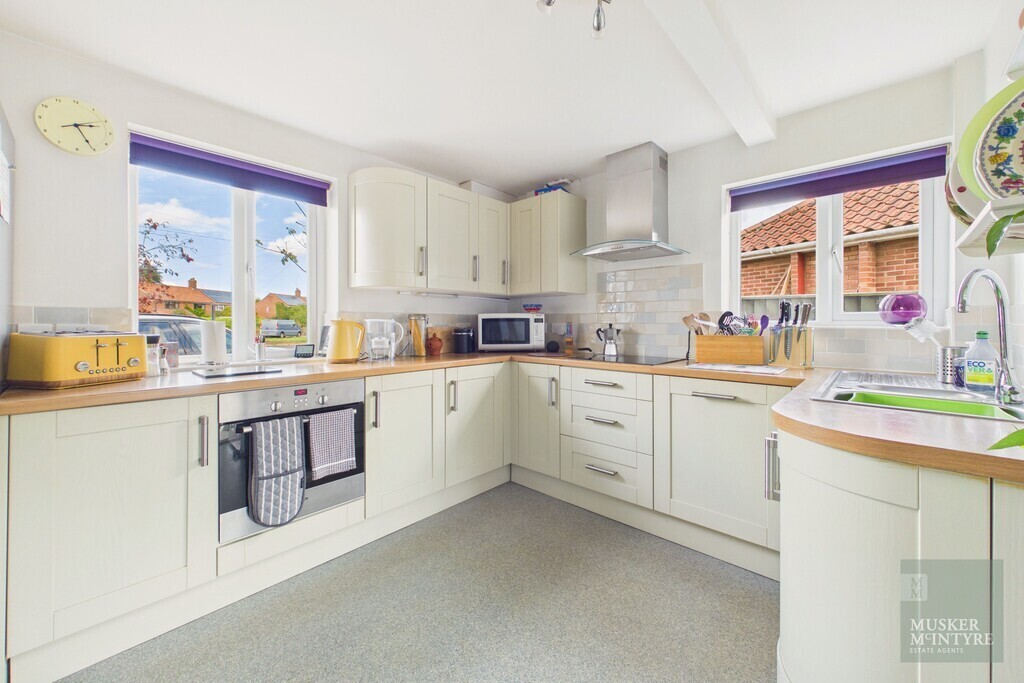 Queensway, Earsham Image 5