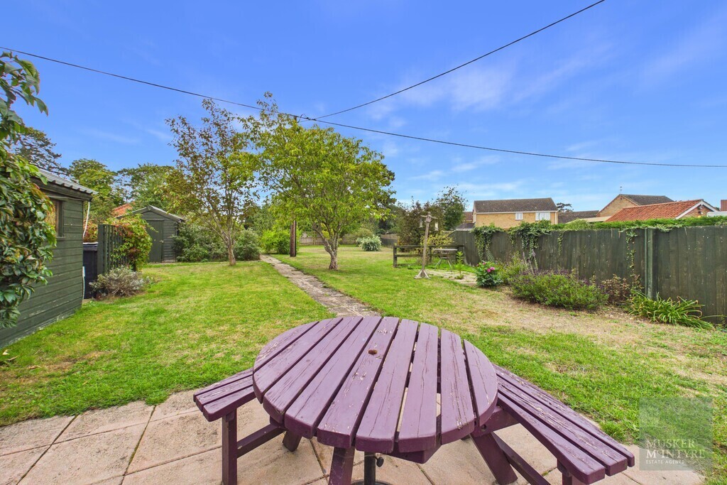 Queensway, Earsham Image 8