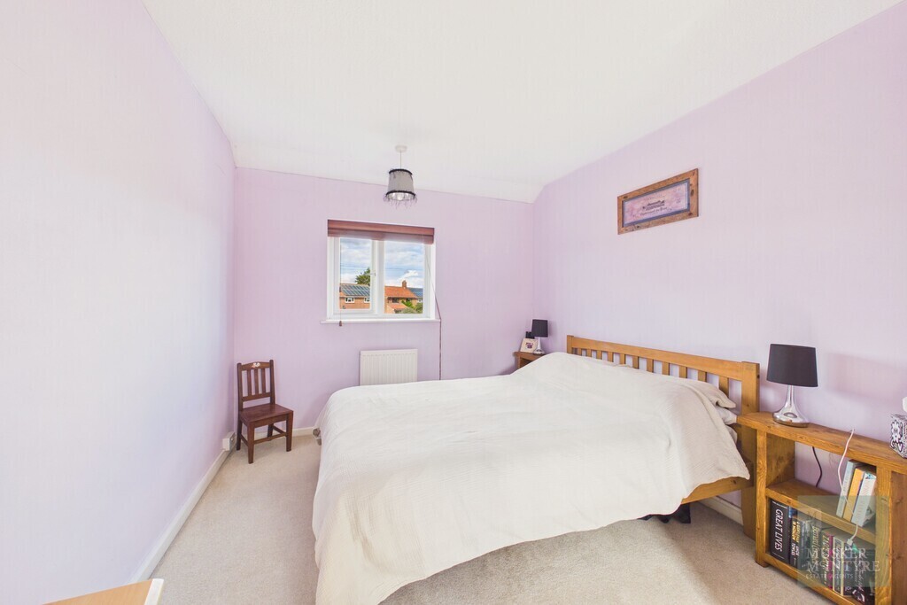 Queensway, Earsham Image 12