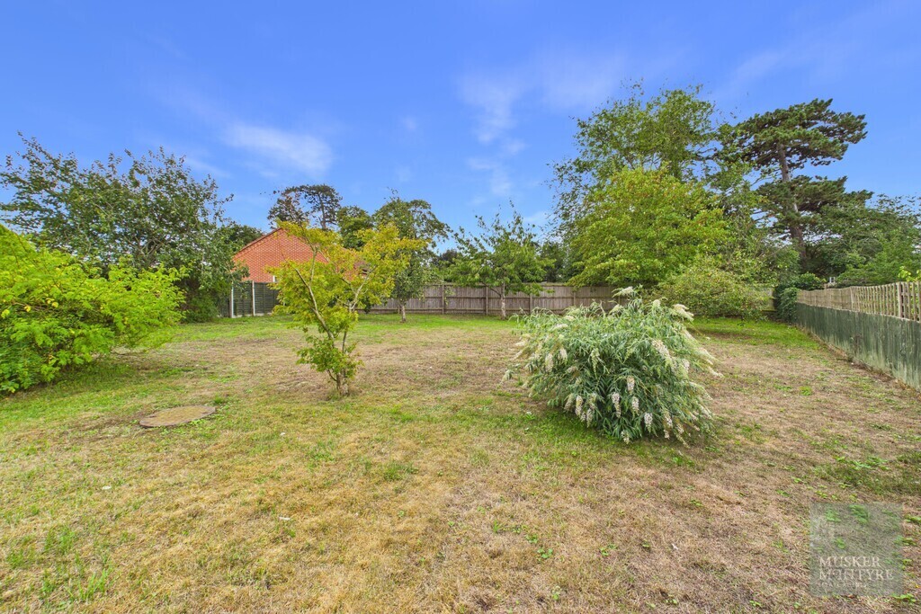 Queensway, Earsham Image 14