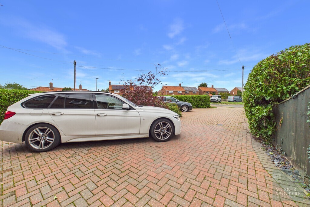 Queensway, Earsham Image 15