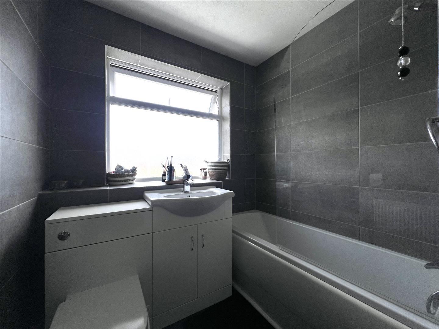 Highfields, Towcester Image 8