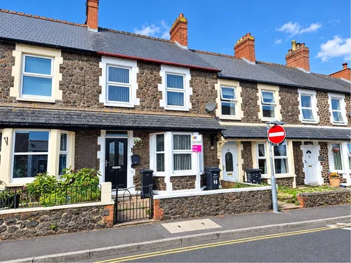 Summerland Road, Mineheadphoto