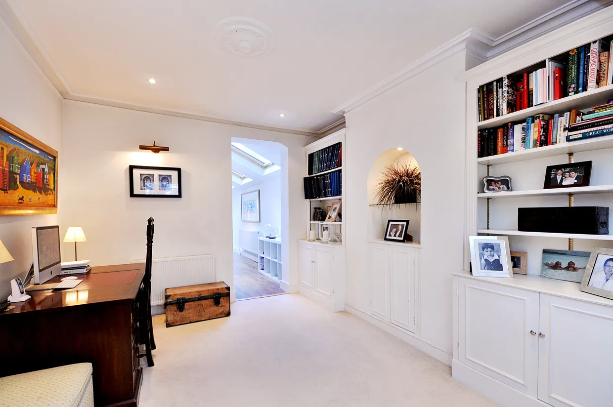Eland Road, London, SW11 photo 10