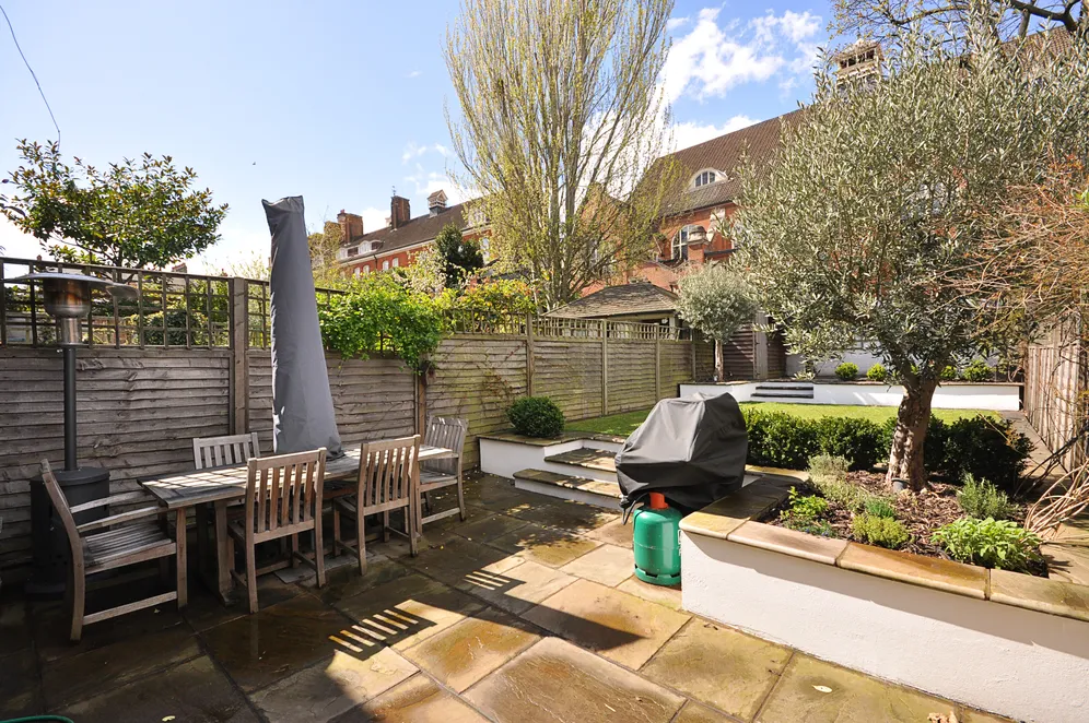 Eland Road, London, SW11 photo 11