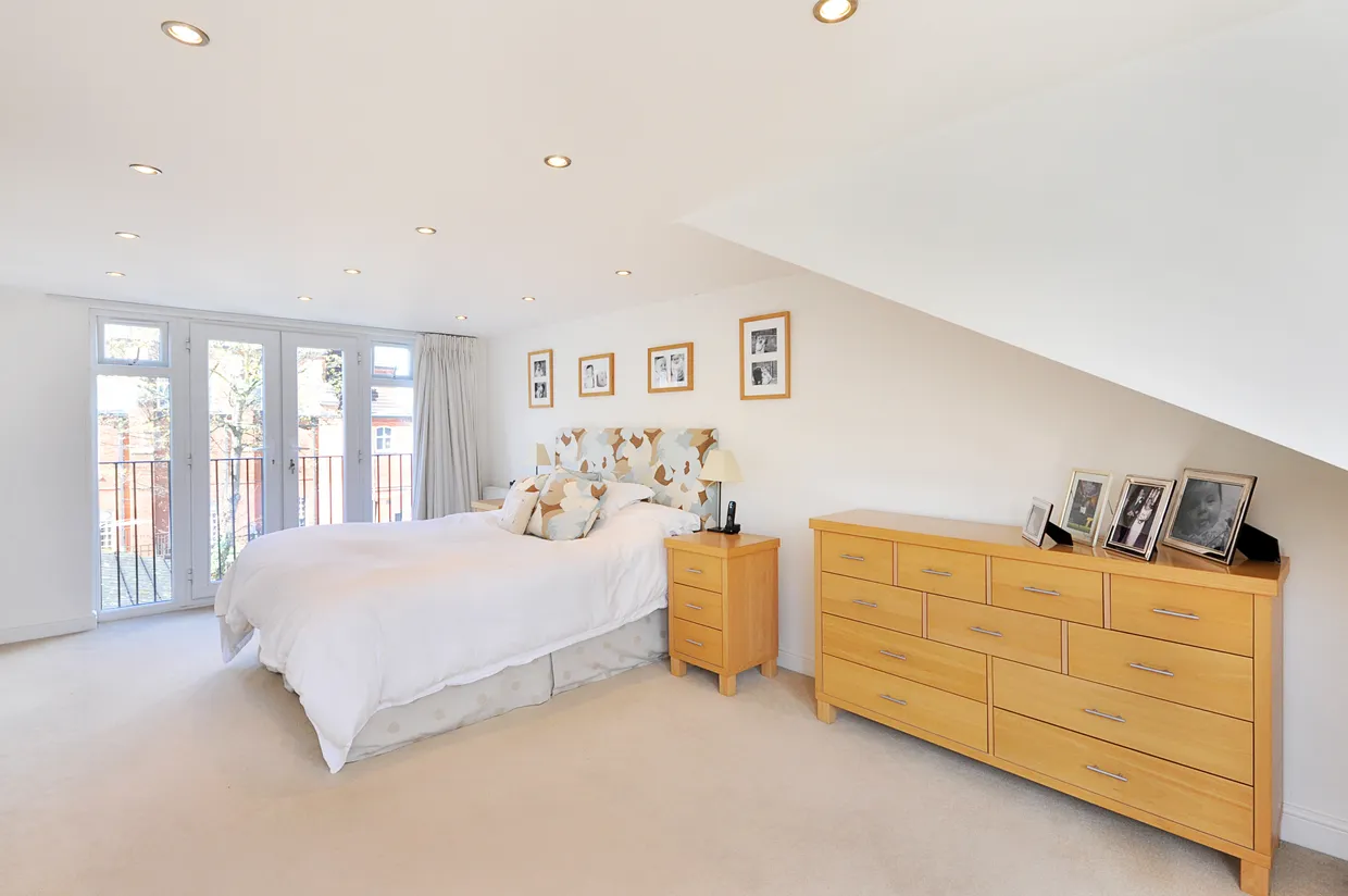 Eland Road, London, SW11 photo 13