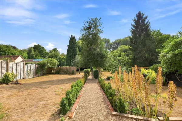 Chipping Hill, Witham, CM8 photo 26