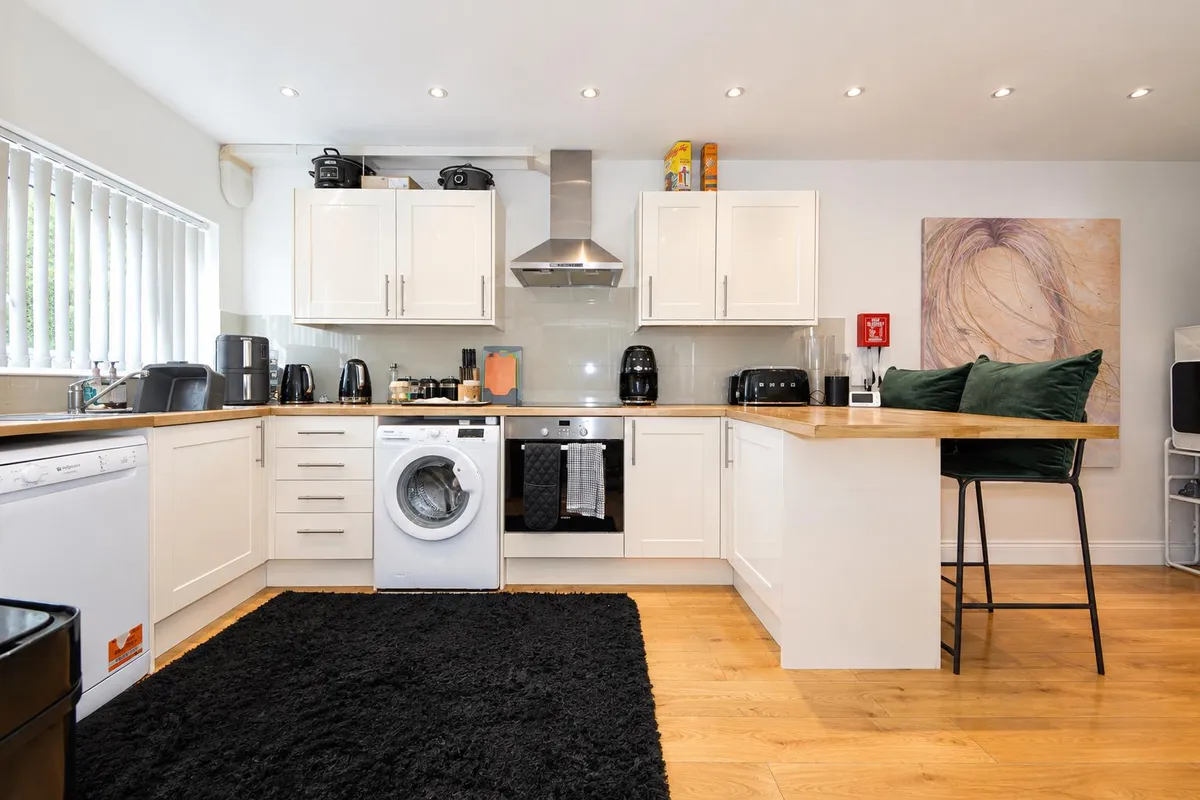 Glebe Road, Finchley, N3