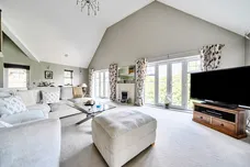 Wray Common Road, Reigate, RH2 photo 3
