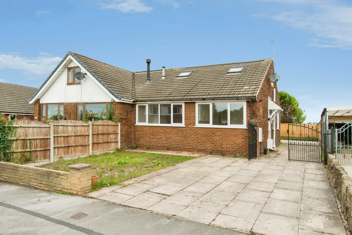 Ascot Road, Kippax, LEEDS