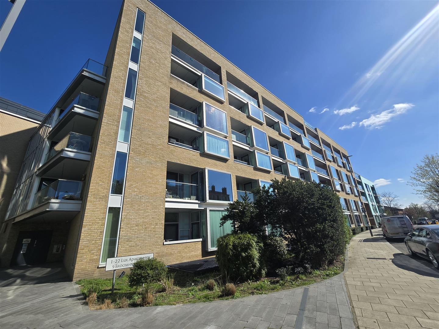Lux Apartment - NO HMO/SHARERS Image 3