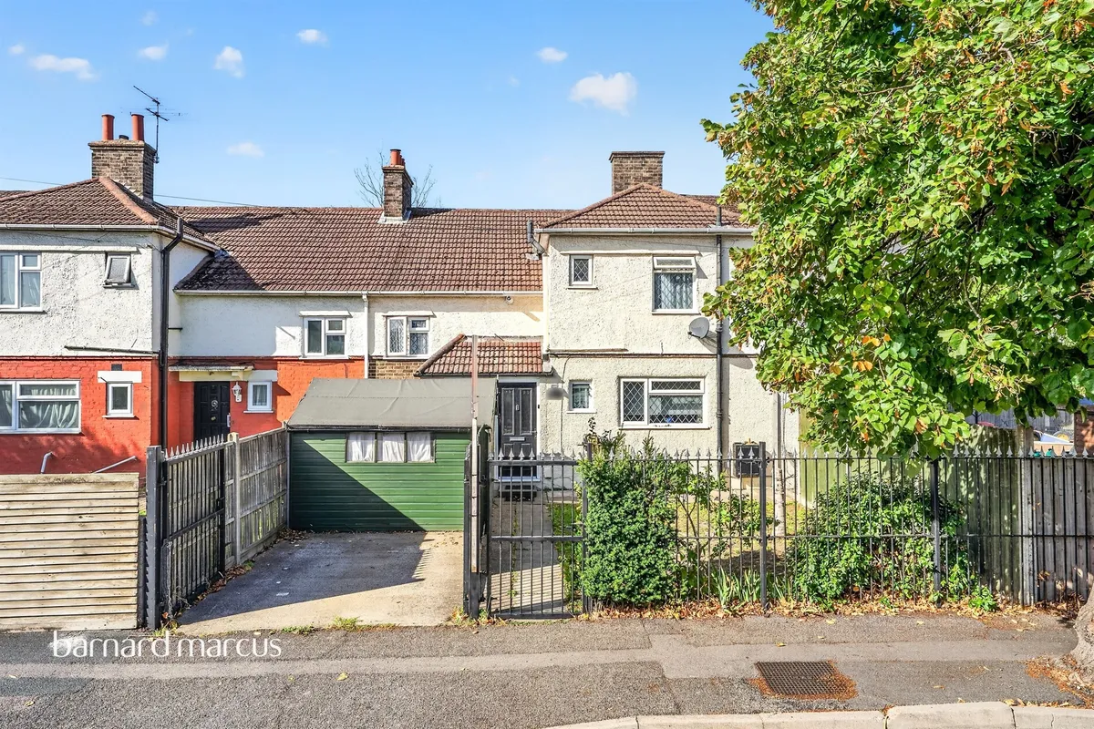 Camomile Avenue, Mitcham