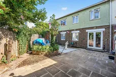 Camomile Avenue, Mitcham