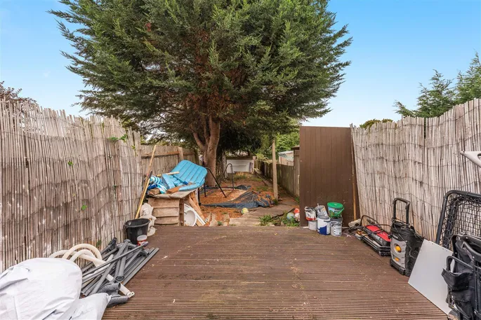 Property carousel image 14