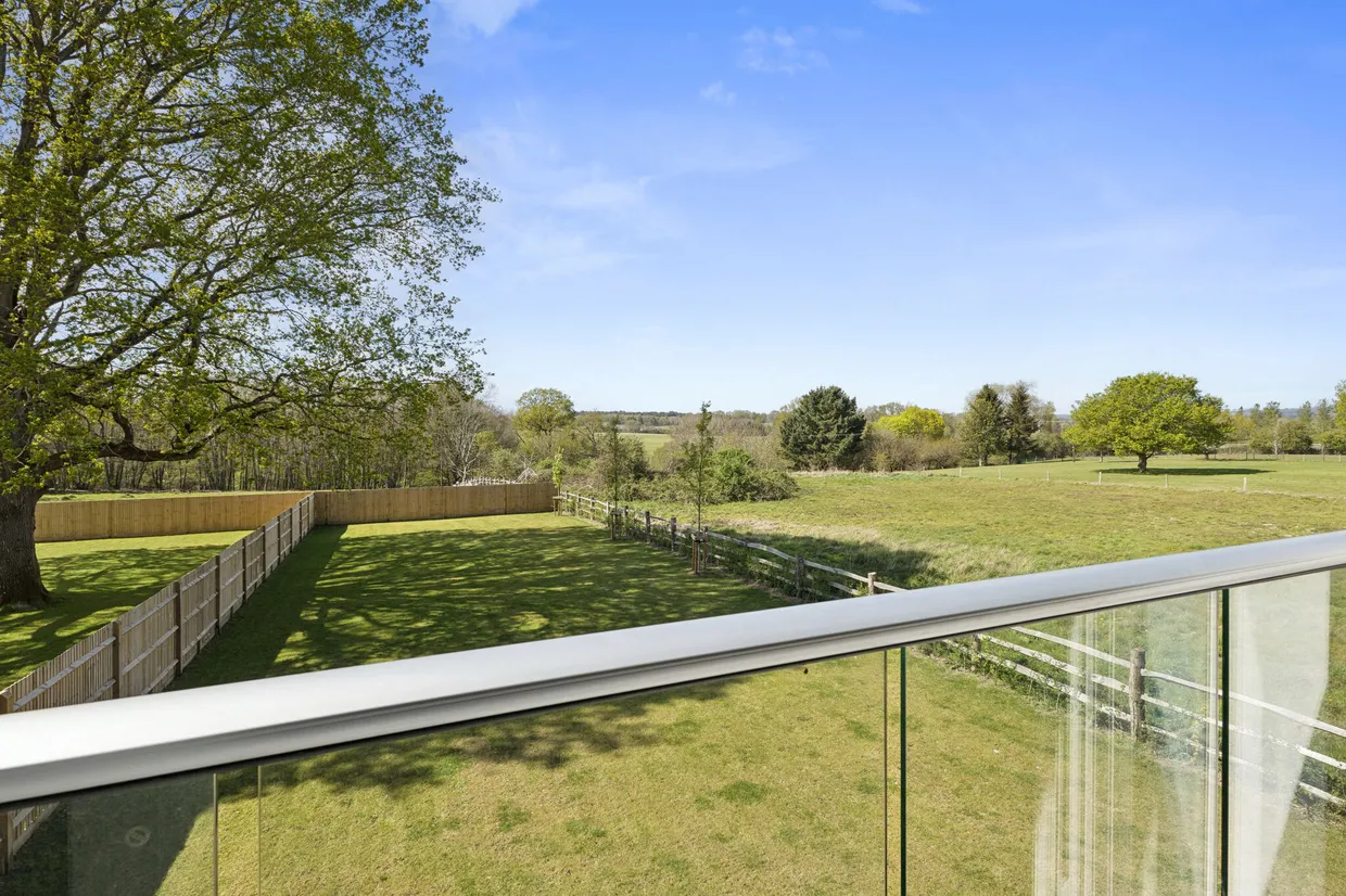 Greenacres Park, Storrington, RH20 photo 3