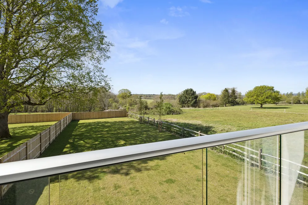 Greenacres Park, Storrington, RH20 photo 3