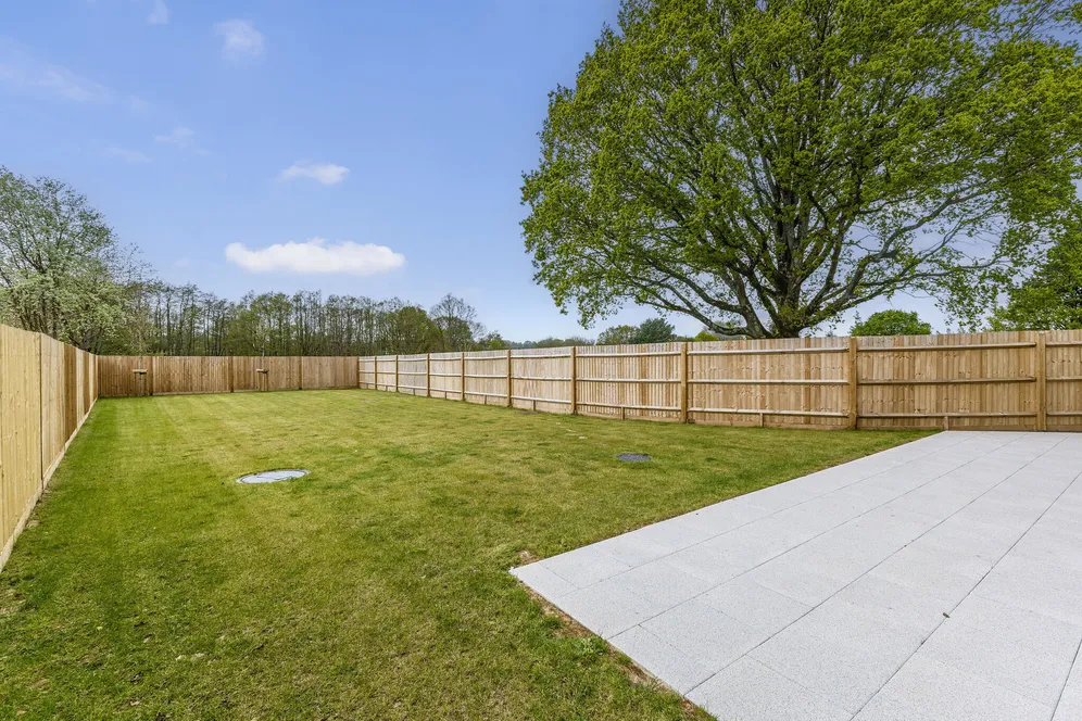 Greenacres Park, Storrington, RH20 photo 13