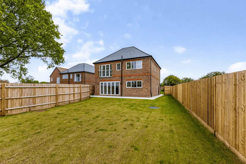 Greenacres Park, Storrington, RH20 photo 14