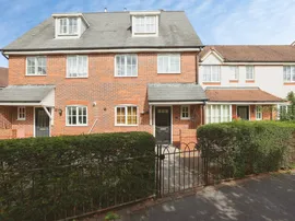 Oaklands Avenue, Amesbury, Salisbury photo