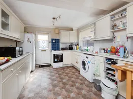 Swift Close, Newport Pagnell thumb 3