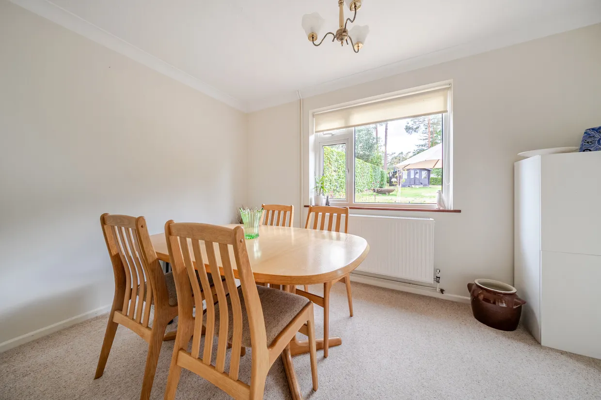 Vale Close, Farnham, GU10 photo 5