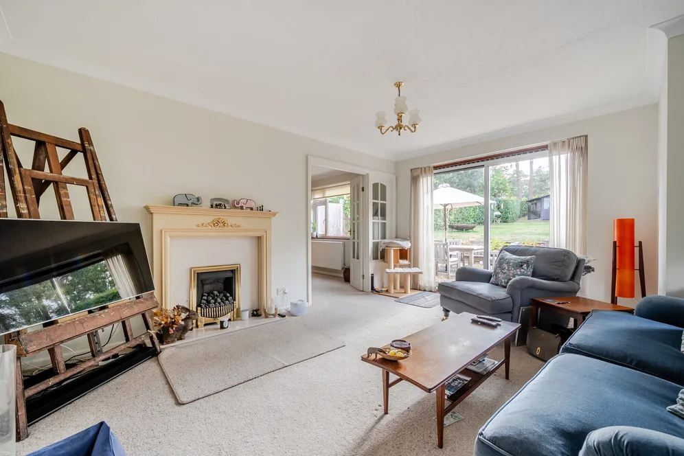 Vale Close, Farnham, GU10 photo 9