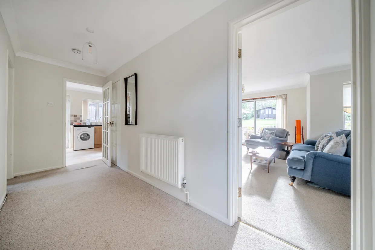 Vale Close, Farnham, GU10 photo 14