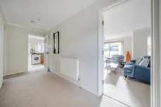 Vale Close, Farnham, GU10 photo 14