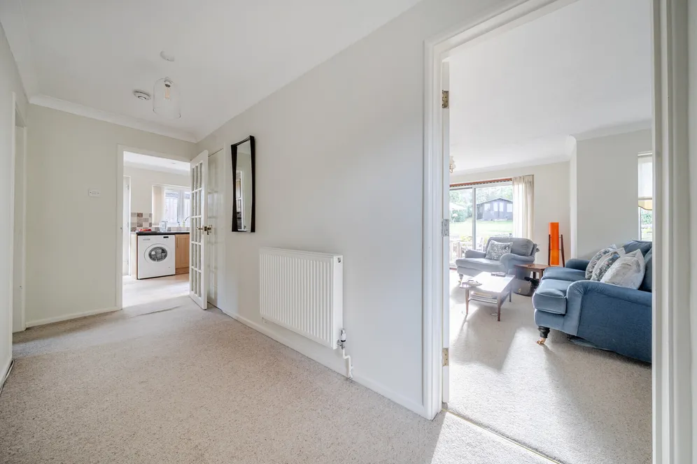 Vale Close, Farnham, GU10 photo 14