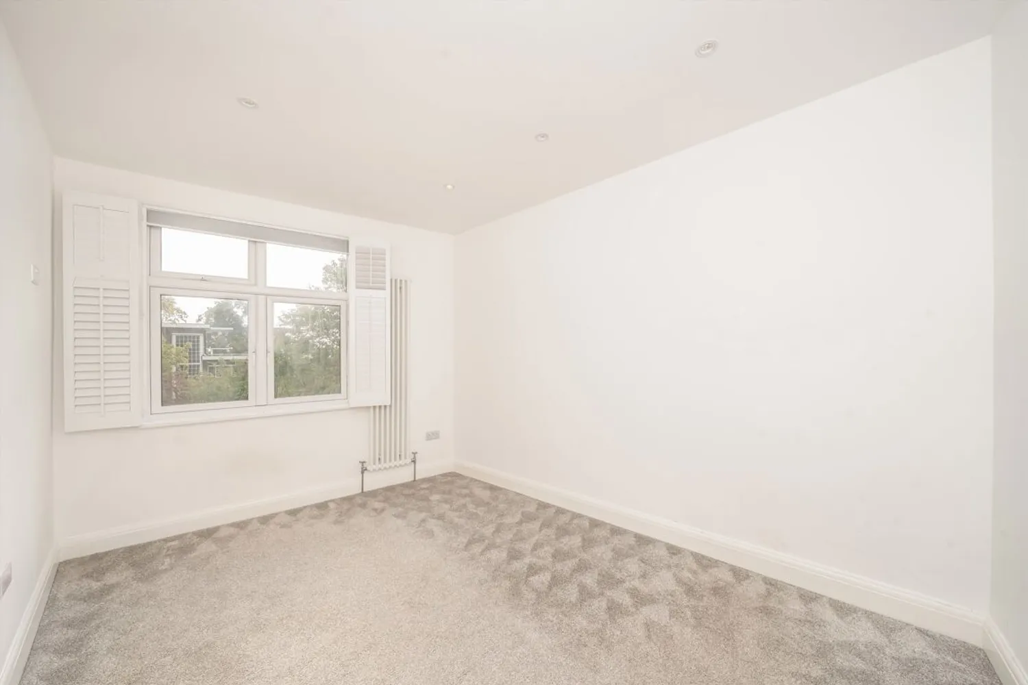 Bridge Road, East Molesey, KT8 photo 4