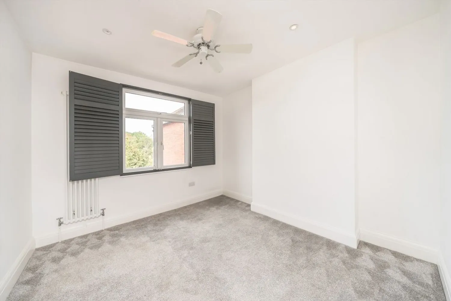 Bridge Road, East Molesey, KT8 photo 5