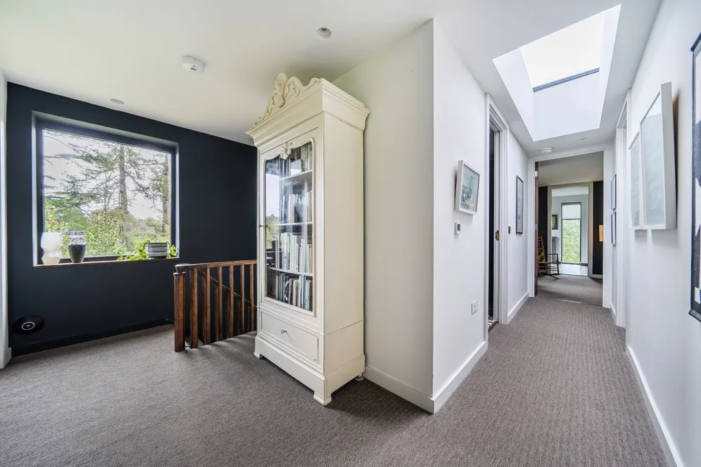 Alders Road Reigate RH2 photo 11