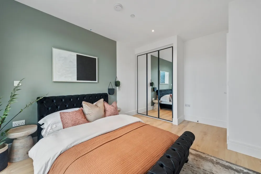 Pyrcroft Road Weybridge KT16 photo 5