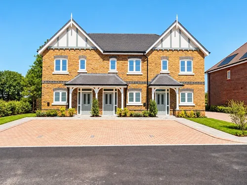 De Havilland Place, White Waltham Village, Maidenheadphoto