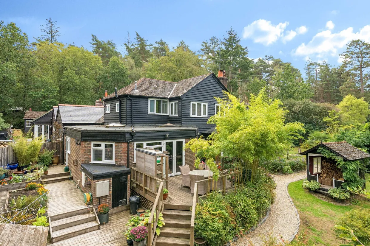 Crosswater Lane, Churt, Farnham, GU10 photo 8