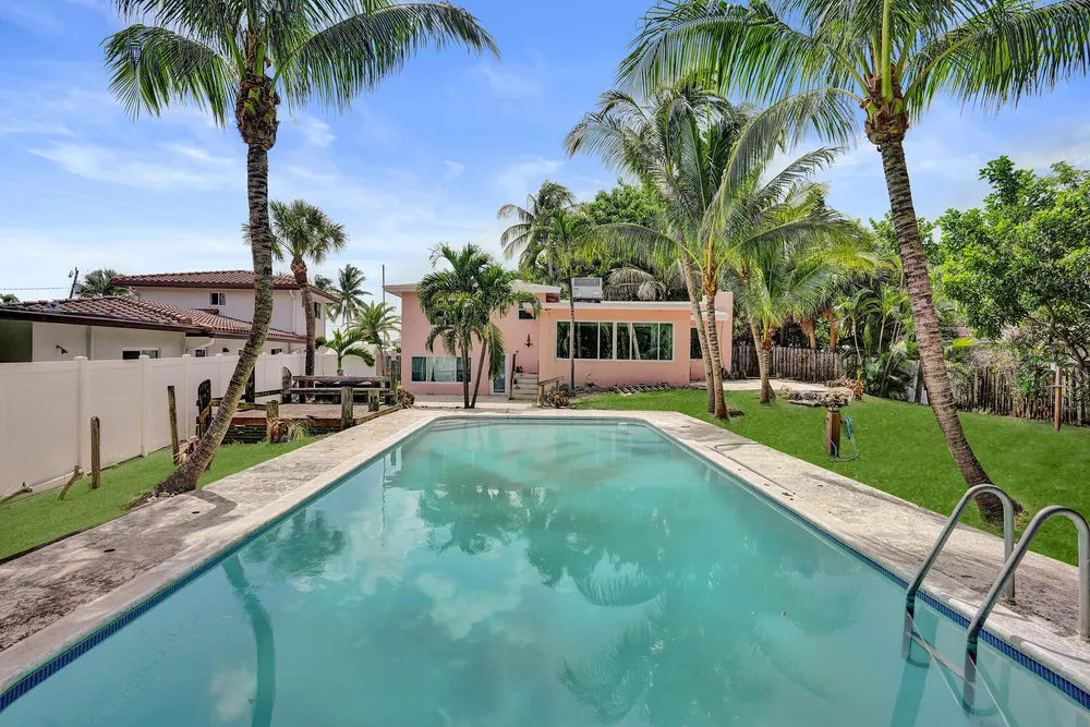 460 SE 18th Ave, Deerfield Beach, FL 33441