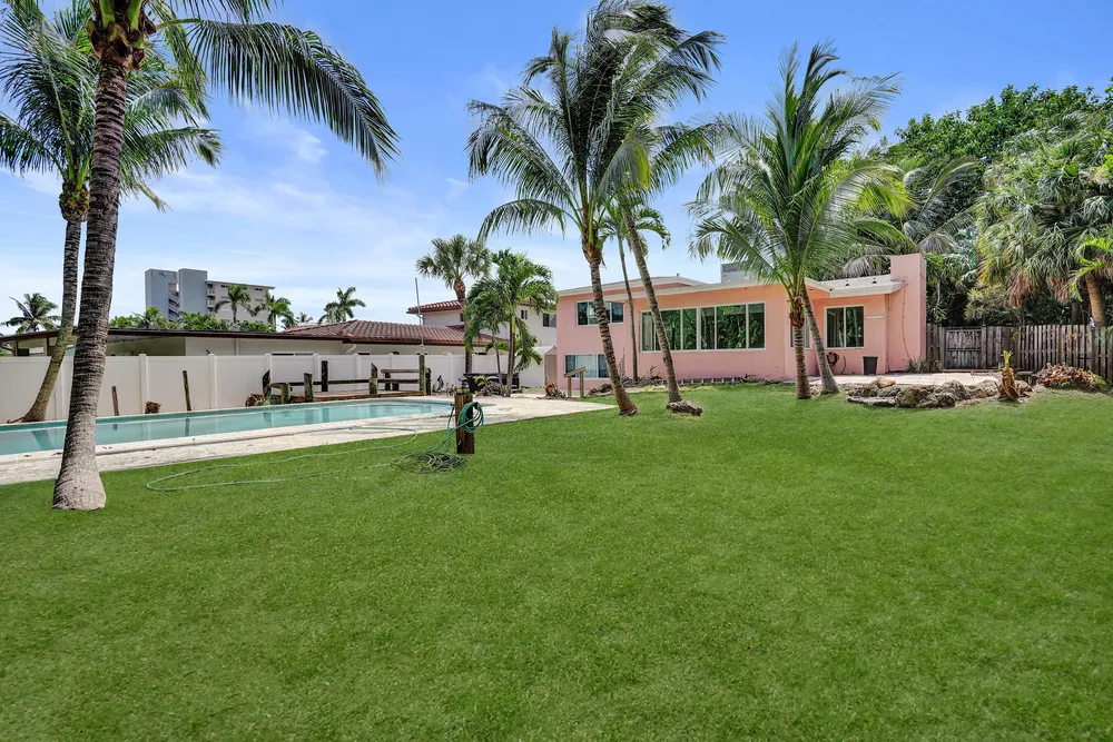 460 SE 18th Ave, Deerfield Beach, FL 33441