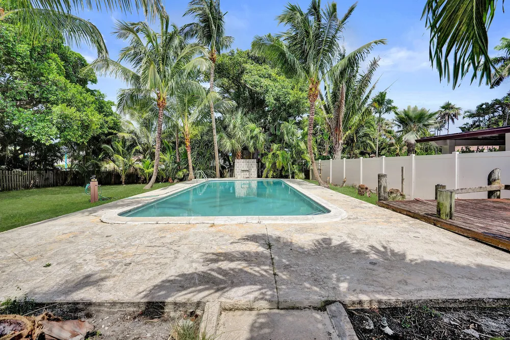 460 SE 18th Ave, Deerfield Beach, FL 33441