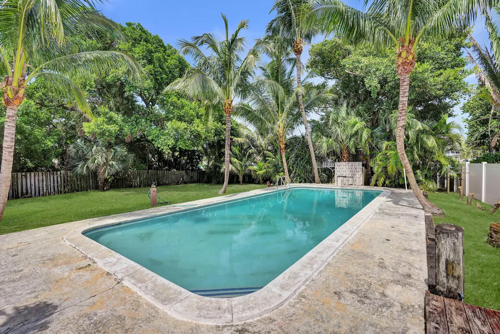460 SE 18th Ave, Deerfield Beach, FL 33441