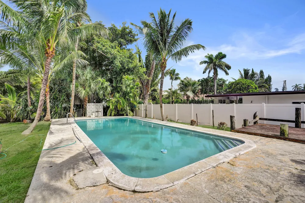 460 SE 18th Ave, Deerfield Beach, FL 33441